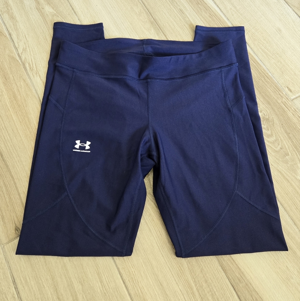 Under Armour compression leggings, L